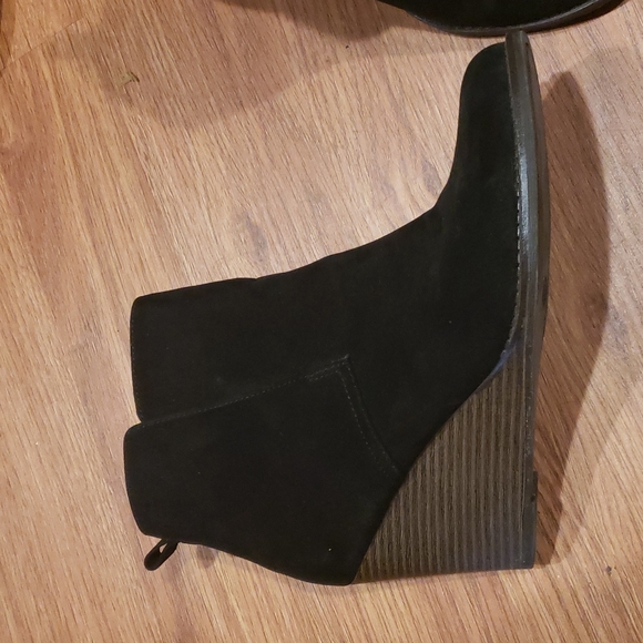 2 pairs suede wedge booties size 9.5 - Picture 2 of 5
